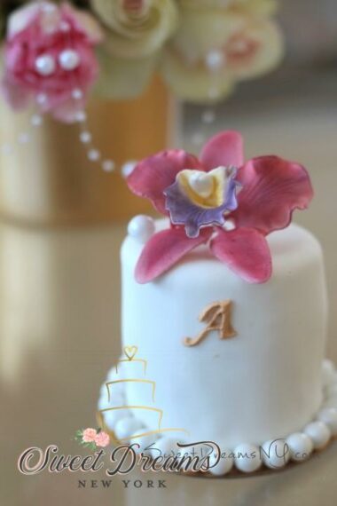 Mini-Wedding-Cake-Long-Island