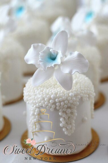 Orchid-Mini-Wedding-Cake
