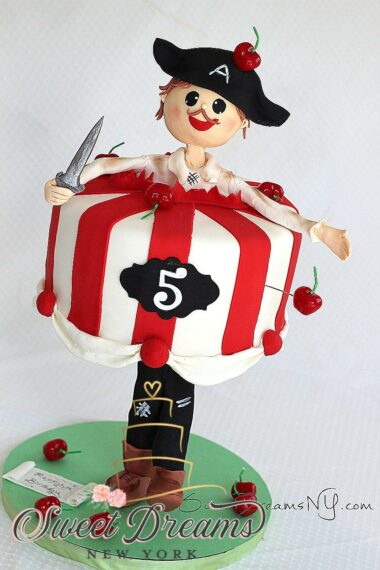 Pirate-Gravity-Defying-Cake