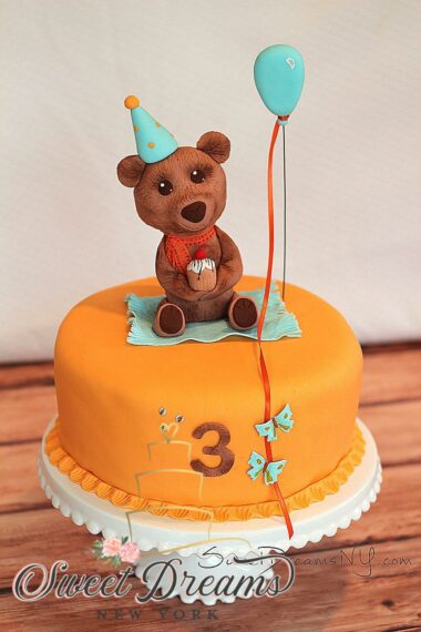 Teddy-Bear-first-Birthday-Cake